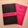 Convite de 15 anos em papelaria Pink e Preto, mostrando o convite fechado e o convite interno lado a lado.